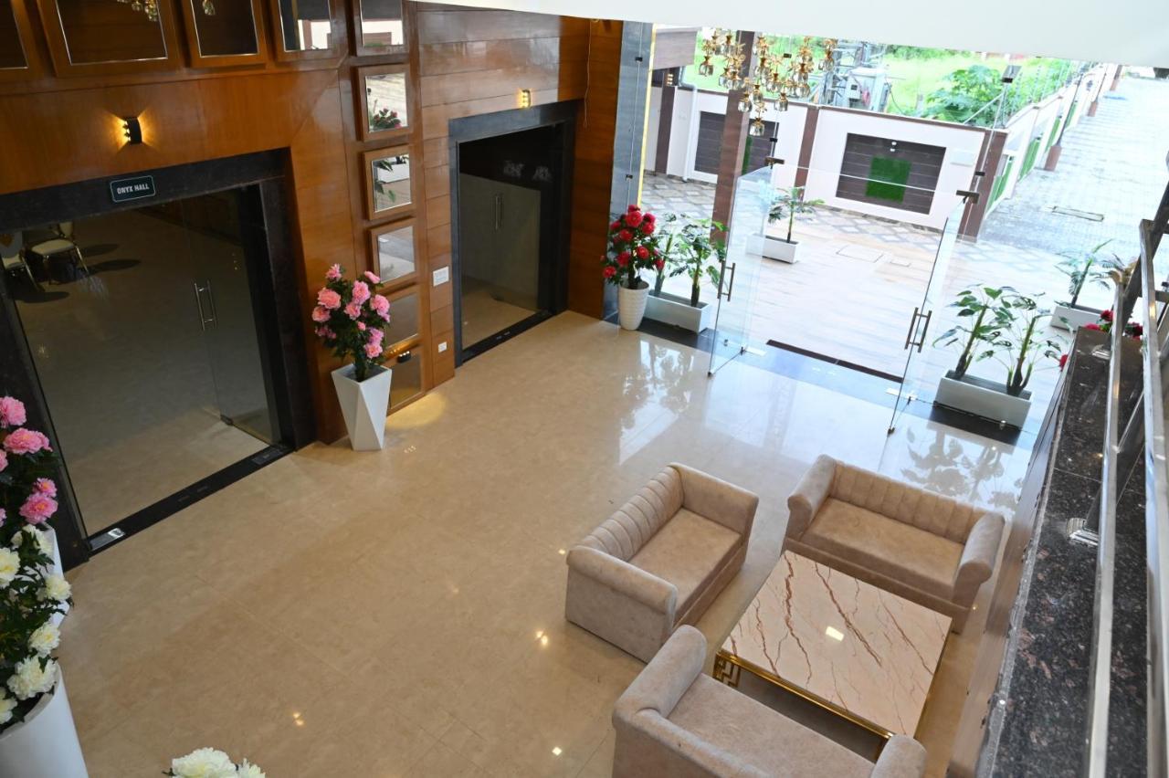 Hotel Vasdaa Grand Dehradun Buitenkant foto