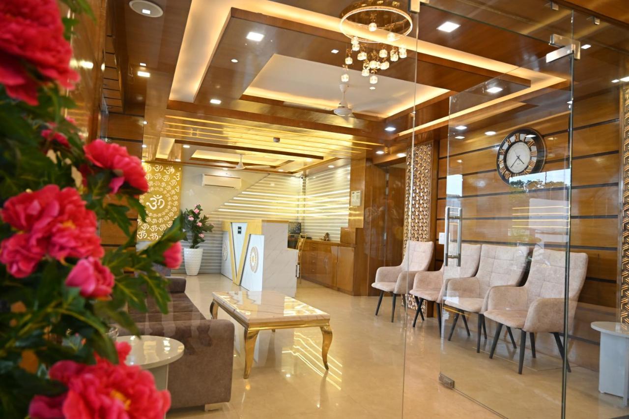 Hotel Vasdaa Grand Dehradun Buitenkant foto