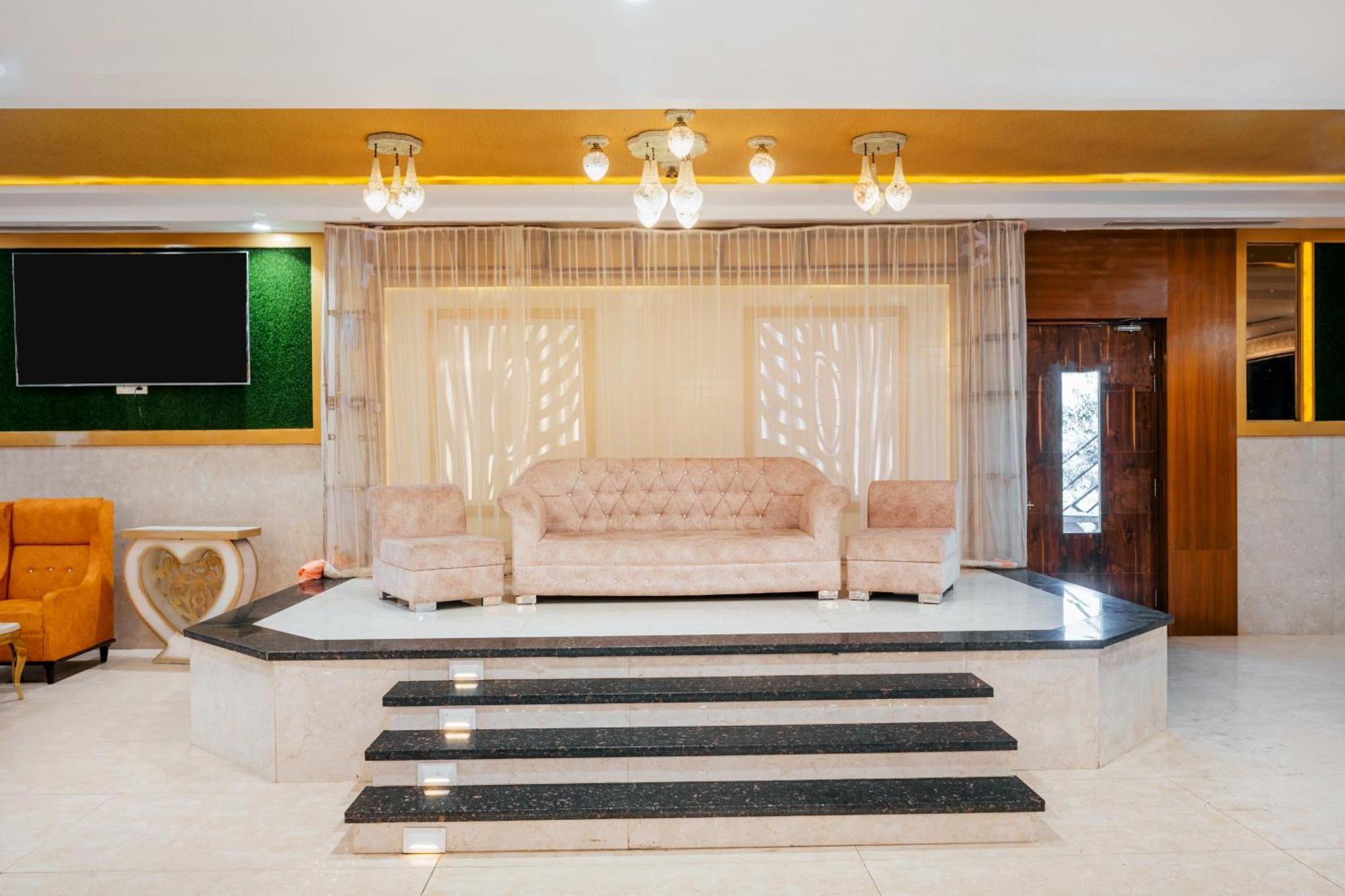 Hotel Vasdaa Grand Dehradun Buitenkant foto