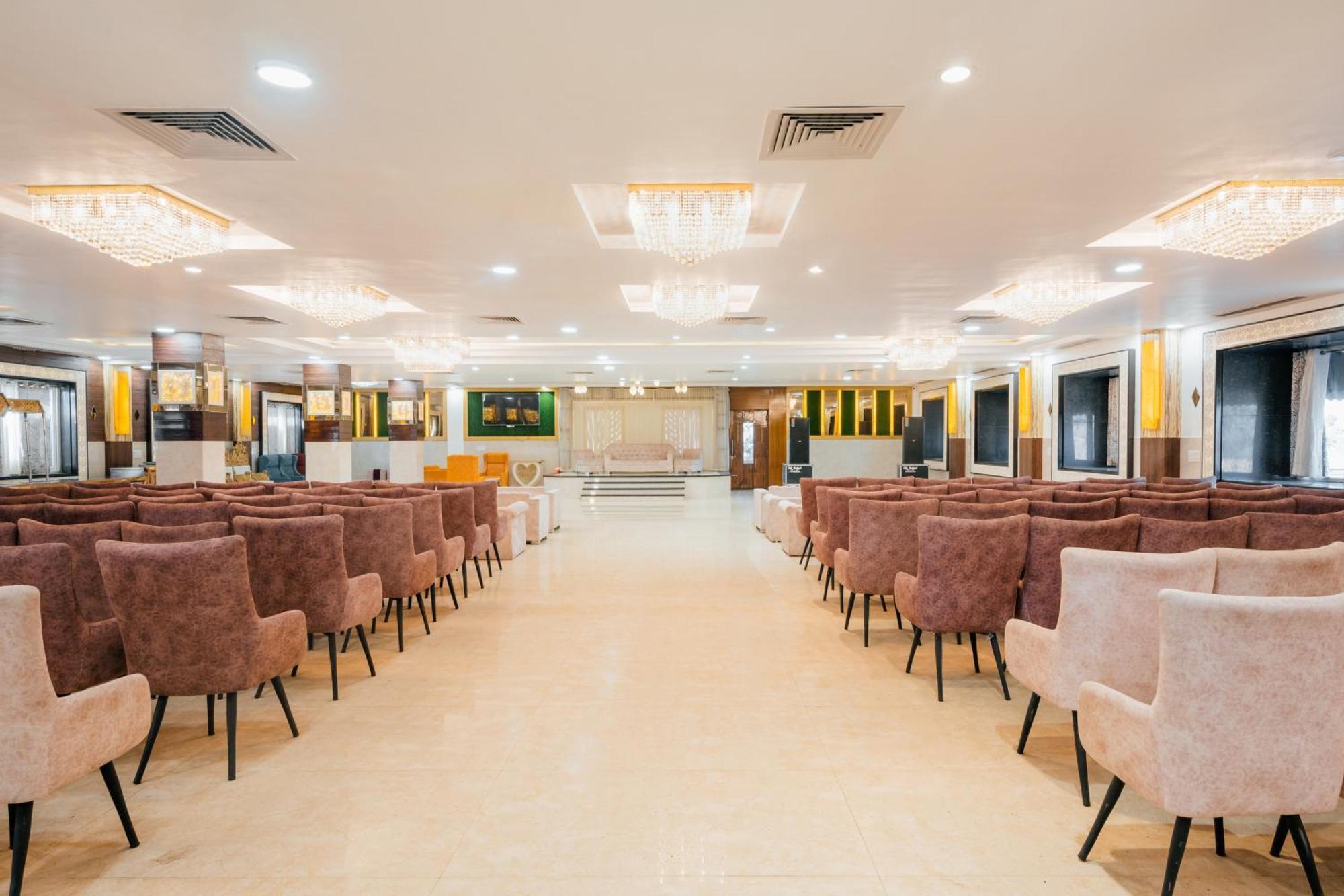 Hotel Vasdaa Grand Dehradun Buitenkant foto