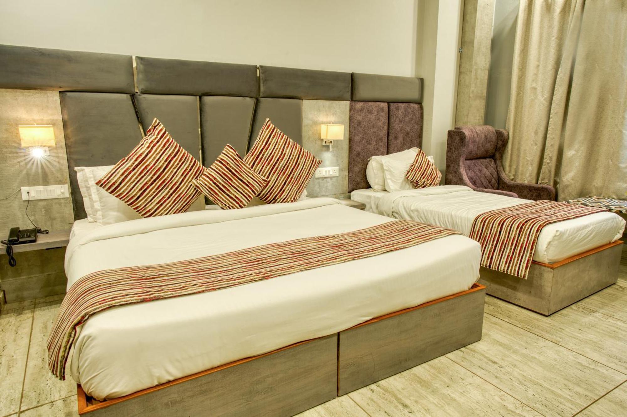 Hotel Vasdaa Grand Dehradun Buitenkant foto