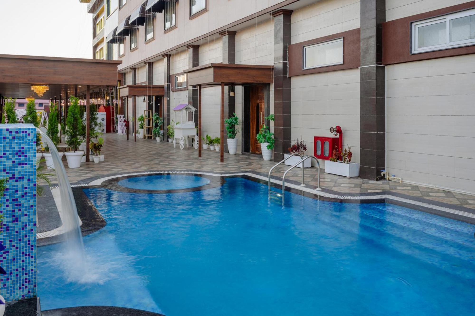 Hotel Vasdaa Grand Dehradun Buitenkant foto