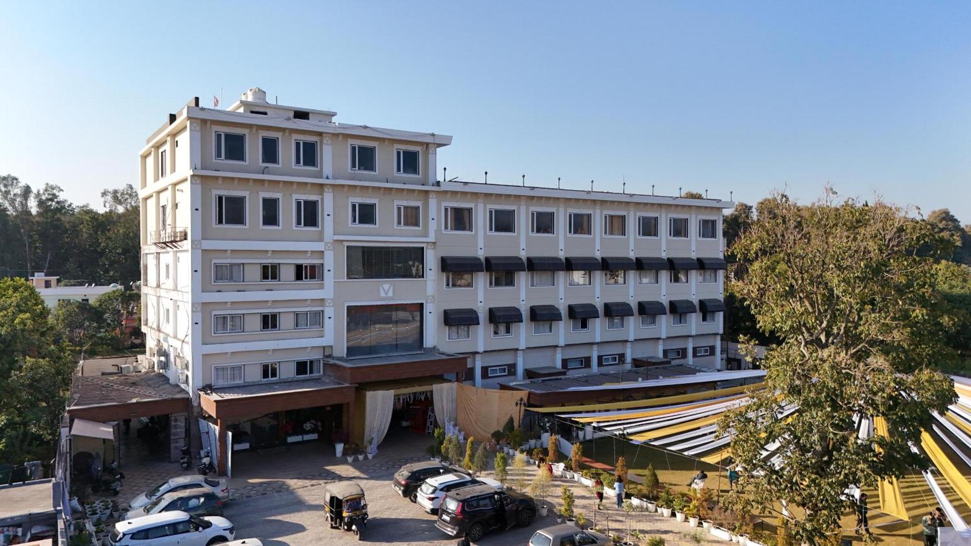 Hotel Vasdaa Grand Dehradun Buitenkant foto